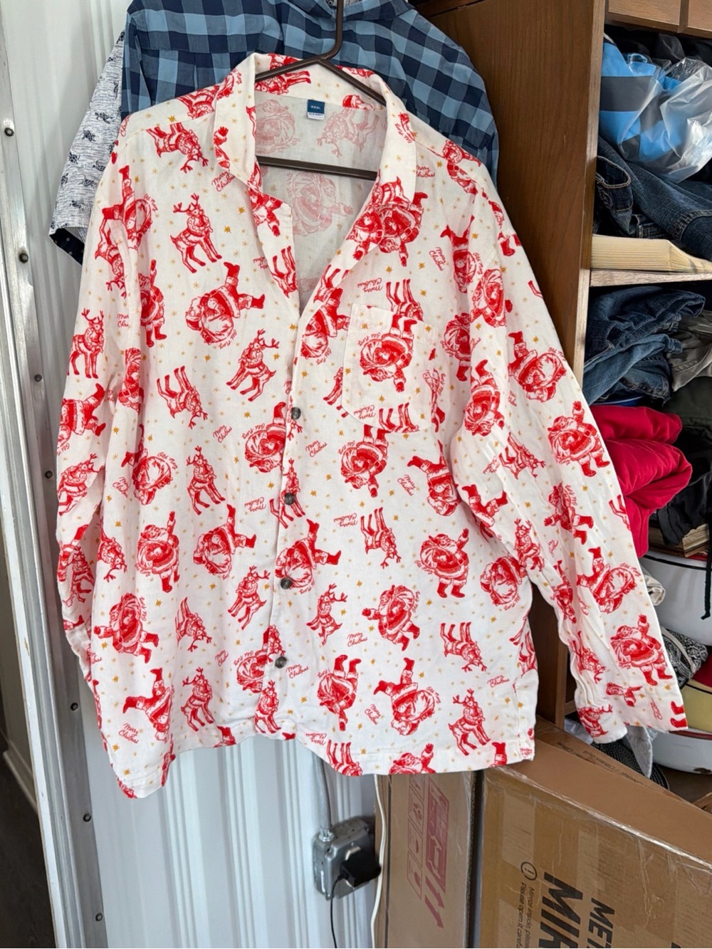 Old Navy White Button-Down Pajama Shirt with Holiday Print Flannel Santa XXXL